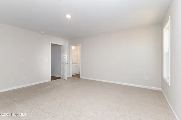 $299,706 | 37 Tuscarora Drive, La Grange, NC 28551