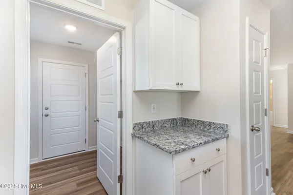 $299,706 | 37 Tuscarora Drive, La Grange, NC 28551