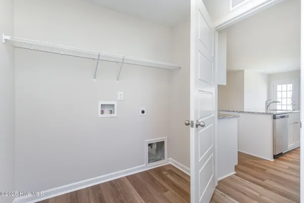 $299,706 | 37 Tuscarora Drive, La Grange, NC 28551