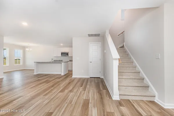 $299,706 | 37 Tuscarora Drive, La Grange, NC 28551