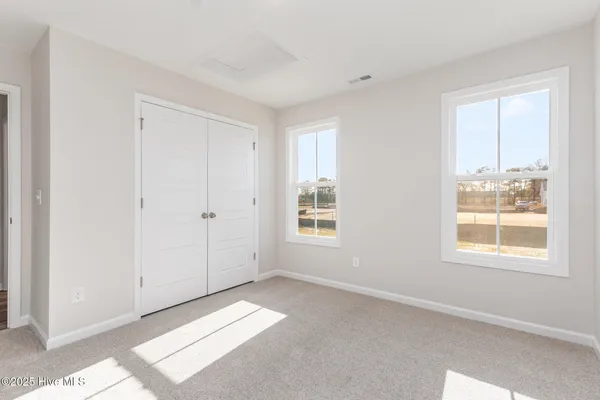 $299,706 | 37 Tuscarora Drive, La Grange, NC 28551