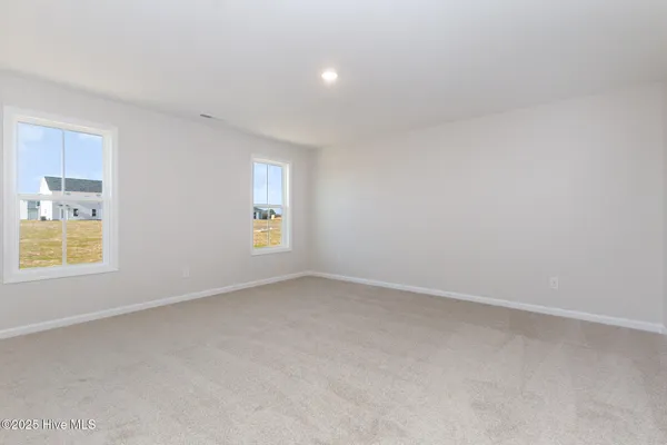 $299,706 | 37 Tuscarora Drive, La Grange, NC 28551