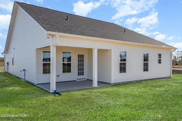 $299,706 | 37 Tuscarora Drive, La Grange, NC 28551