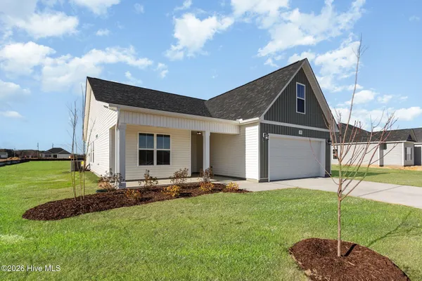 $299,706 | 37 Tuscarora Drive, La Grange, NC 28551