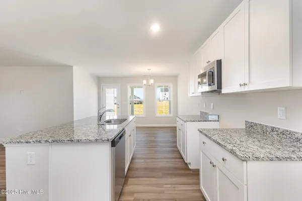 $299,706 | 37 Tuscarora Drive, La Grange, NC 28551