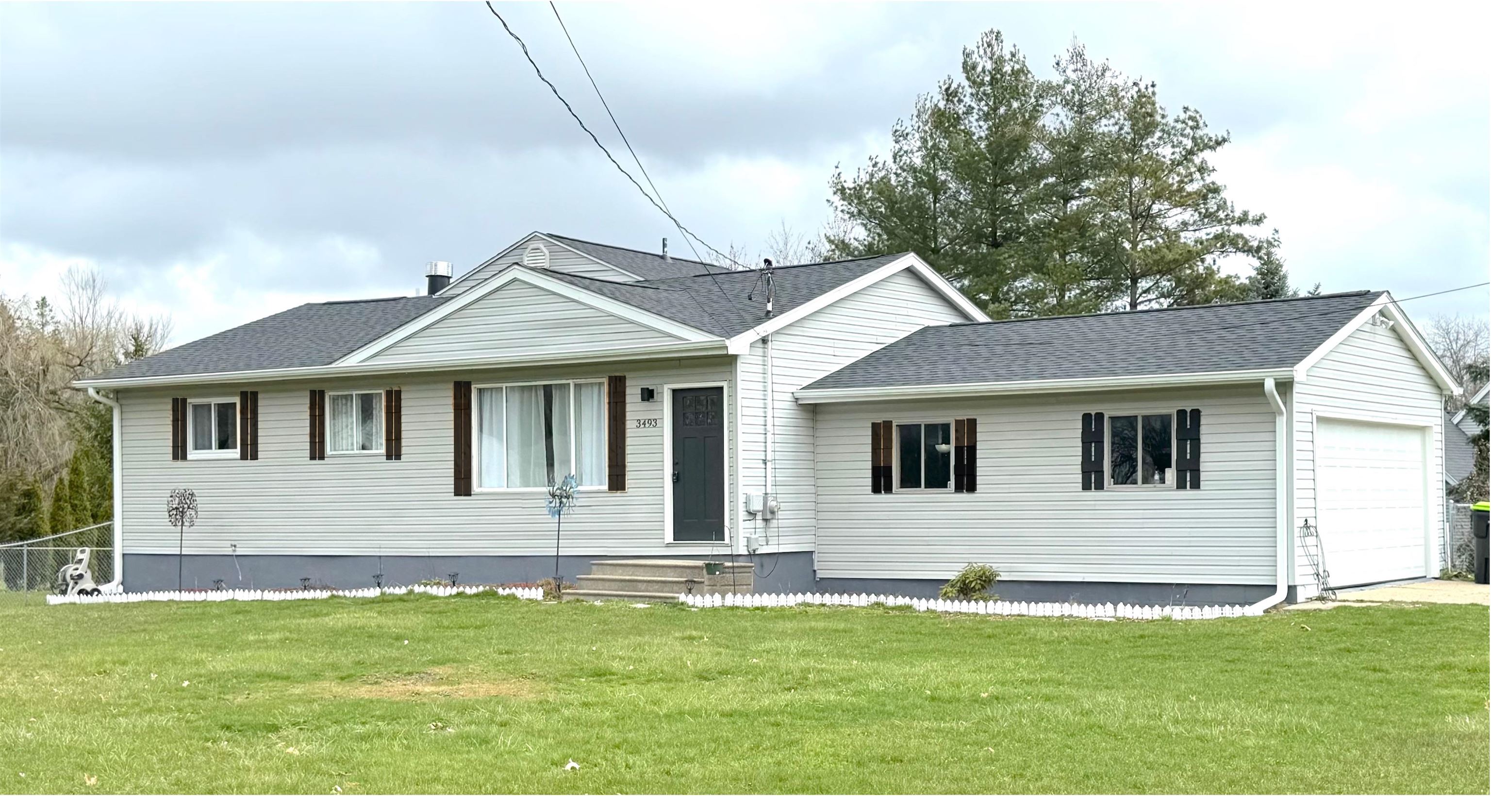 3493 Elms Road Swartz Creek, MI 48473 - Photo 1 of 36 50137771-48518f2a-e53e-49c2-bca2-9ed169b431cd.JPG