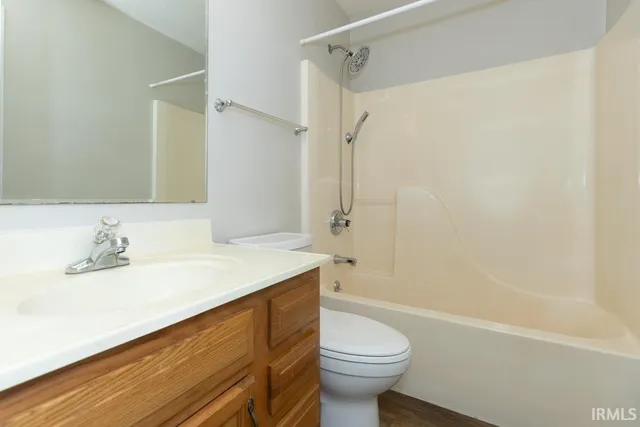 $232,000 | 1719 Seasons Ridge Boulevard, Evansville, IN 47715