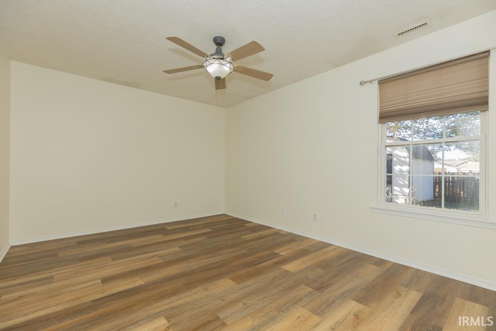 1719 Seasons Ridge Boulevard Evansville, IN 47715 - Photo 7 of 26