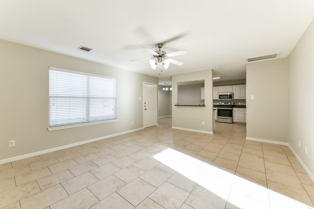 4518 Nueces River Loop Spring, TX 77386 - Photo 5 of 17