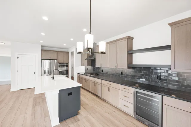 $679,900 | N28W25285 Madeline Boulevard, Unit A BLDG 14 52, Pewaukee, WI 53072