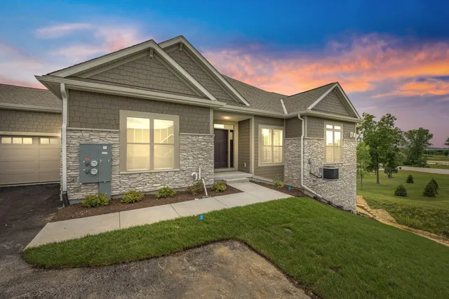 $679,900 | N28W25285 Madeline Boulevard, Unit A BLDG 14 52, Pewaukee, WI 53072