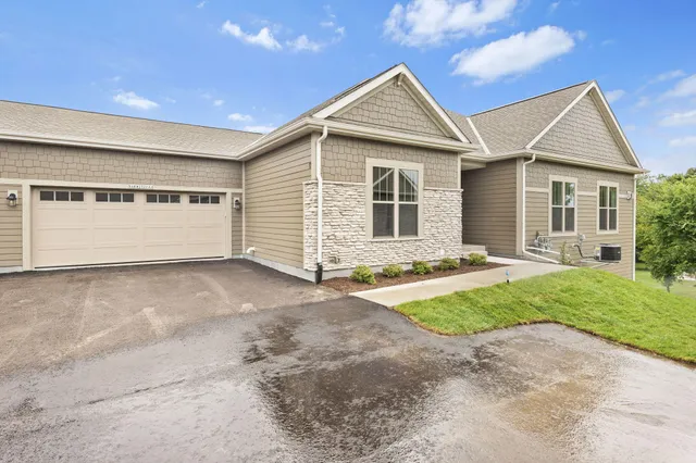 $679,900 | N28W25285 Madeline Boulevard, Unit A BLDG 14 52, Pewaukee, WI 53072