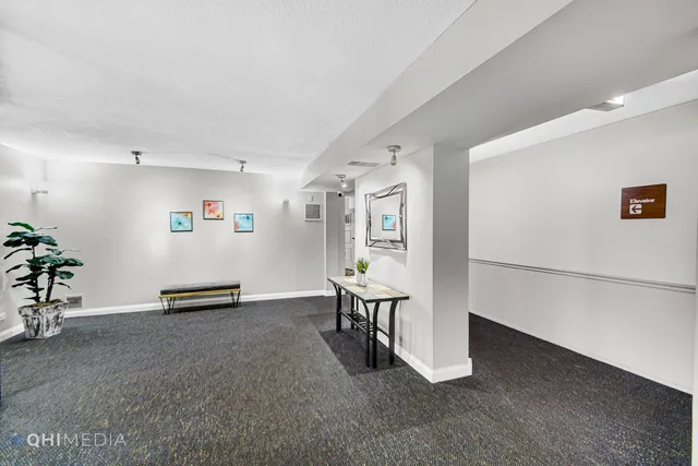 a view of livingroom with furniture