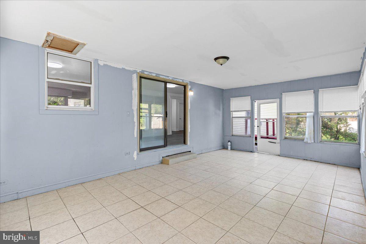 133 Abbey Road Voorhees, NJ 08043 - Photo 16 of 31 Sun room