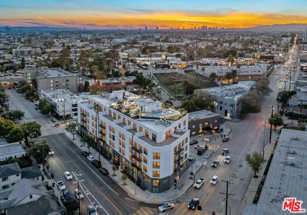$6,845 | 1221 Myra Avenue, Unit 302, Los Angeles, CA 90029
