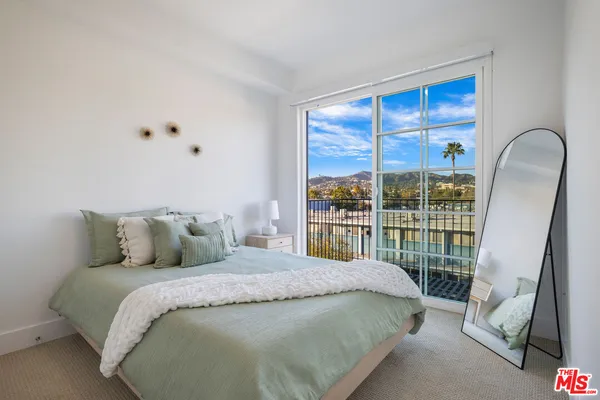 $6,845 | 1221 Myra Avenue, Unit 302, Los Angeles, CA 90029