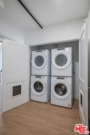 $6,845 | 1221 Myra Avenue, Unit 302, Los Angeles, CA 90029