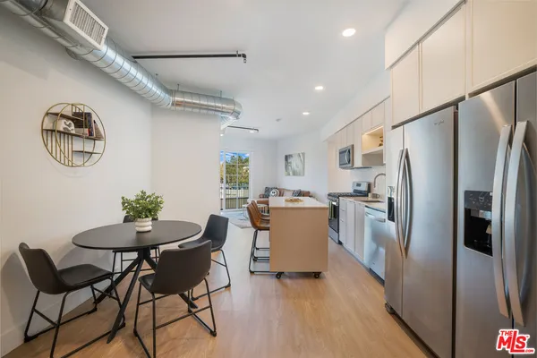 $6,845 | 1221 Myra Avenue, Unit 302, Los Angeles, CA 90029