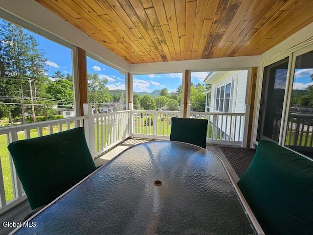 57 Library Avenue Warrensburg, NY 12885 - Photo 7 of 32 9837