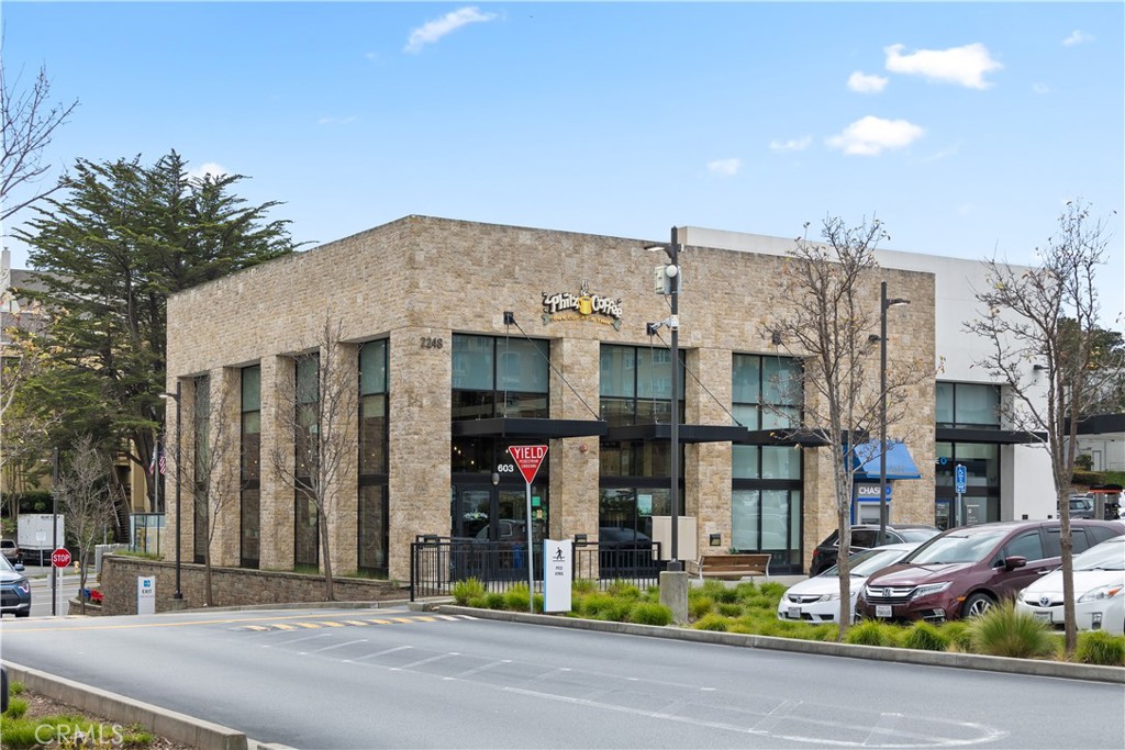 912 Gellert Boulevard Daly City, CA 94015 - Photo 17 of 21 a view of a building with street