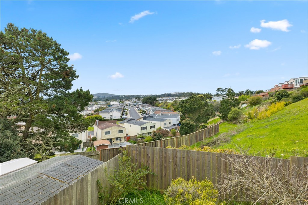 912 Gellert Boulevard Daly City, CA 94015 - Photo 3 of 21 a view of a city