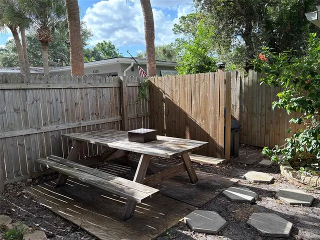 $2,150 | 6317 18th Avenue North, St. Petersburg, FL 33710