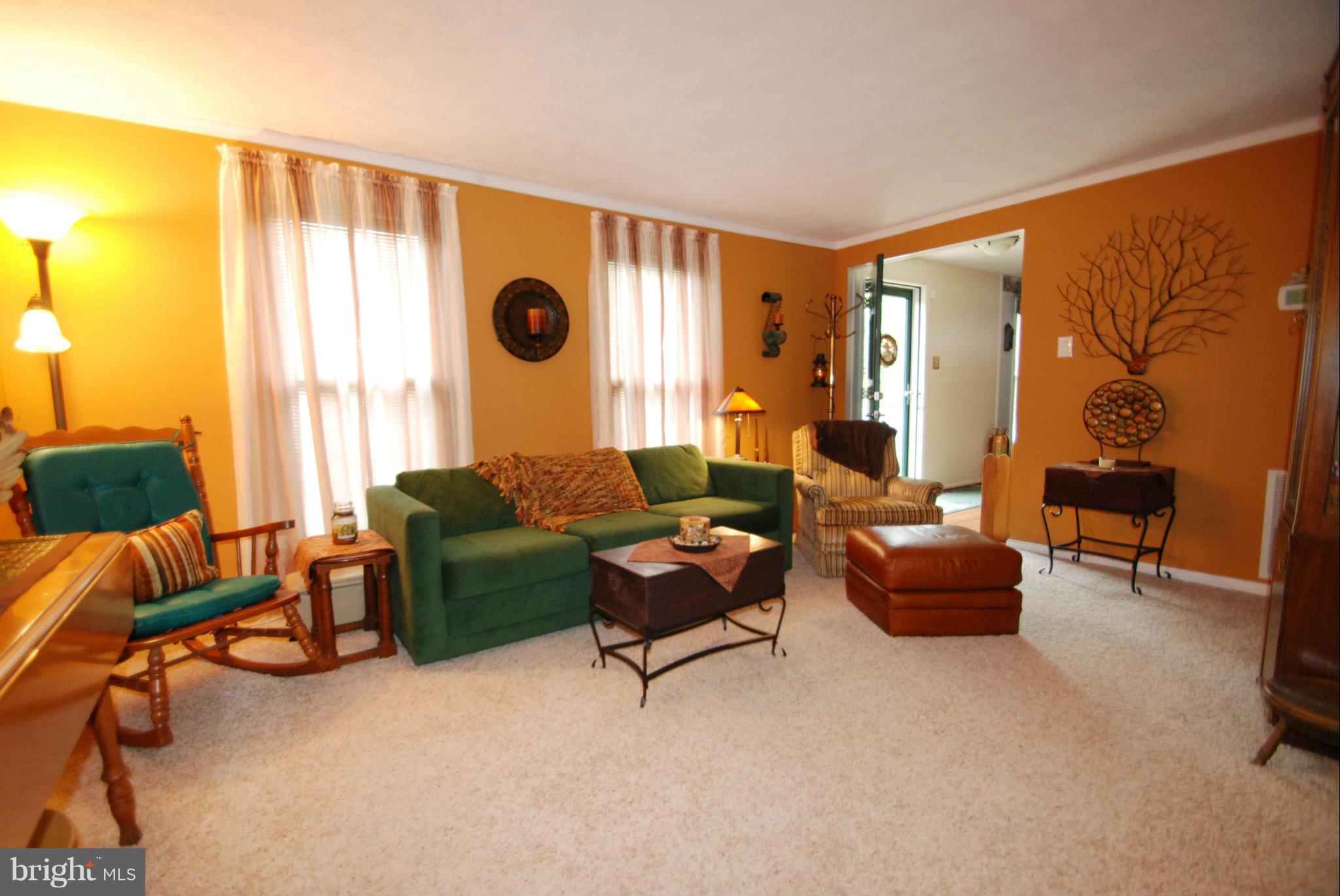 12902 Golden Oak Drive Laurel, MD 20708 - Photo 5 of 30 Living Room