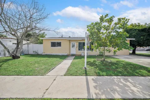 $625,000 | 590 West 35th Place, Hialeah, FL 33012