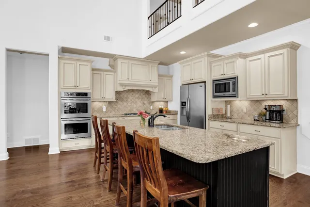 $879,000 | 3930 Potter Woods Cove, Lakeland, TN 38002