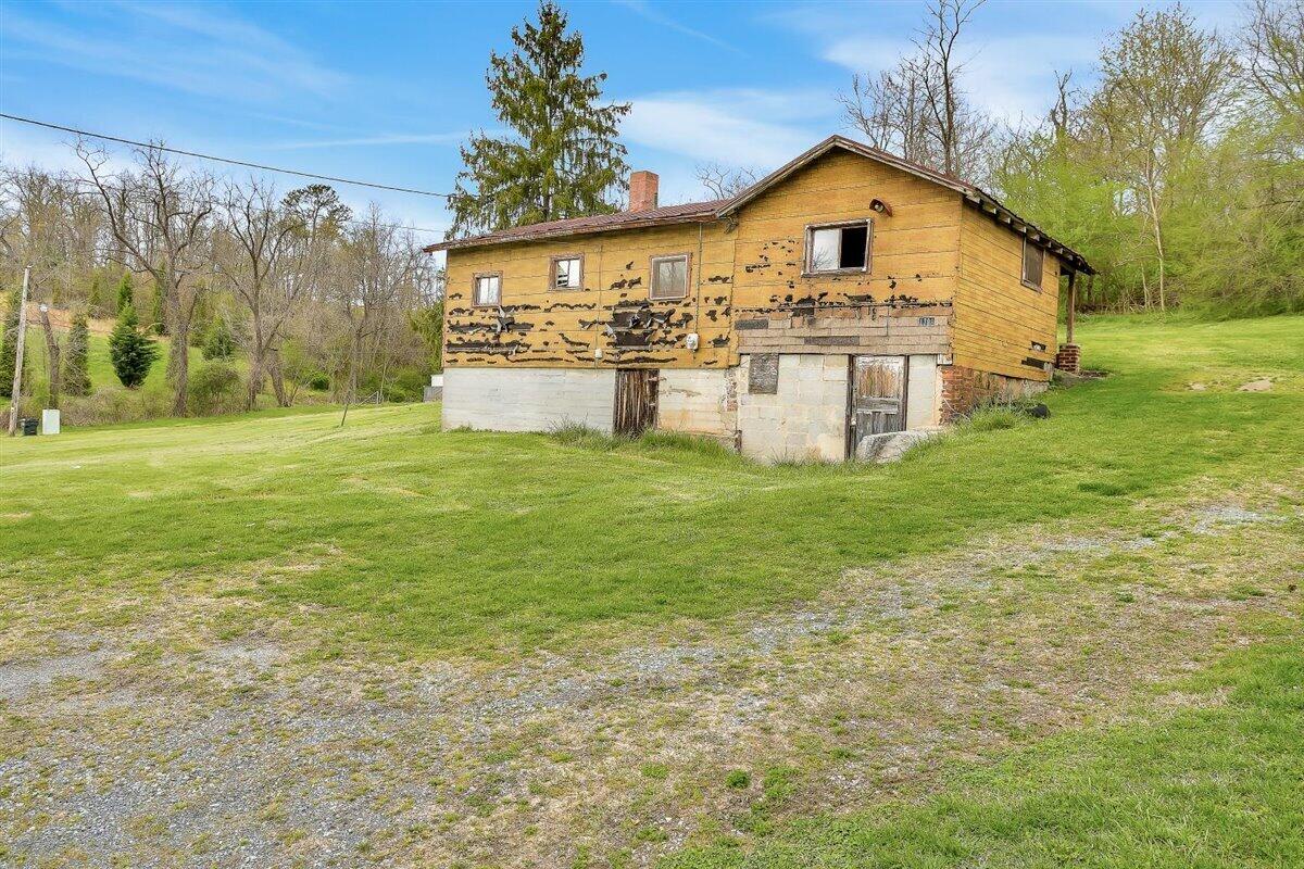 1803 Webster Road Roanoke, VA 24012 - Photo 6 of 33 06-1803 Webster Rd_06
