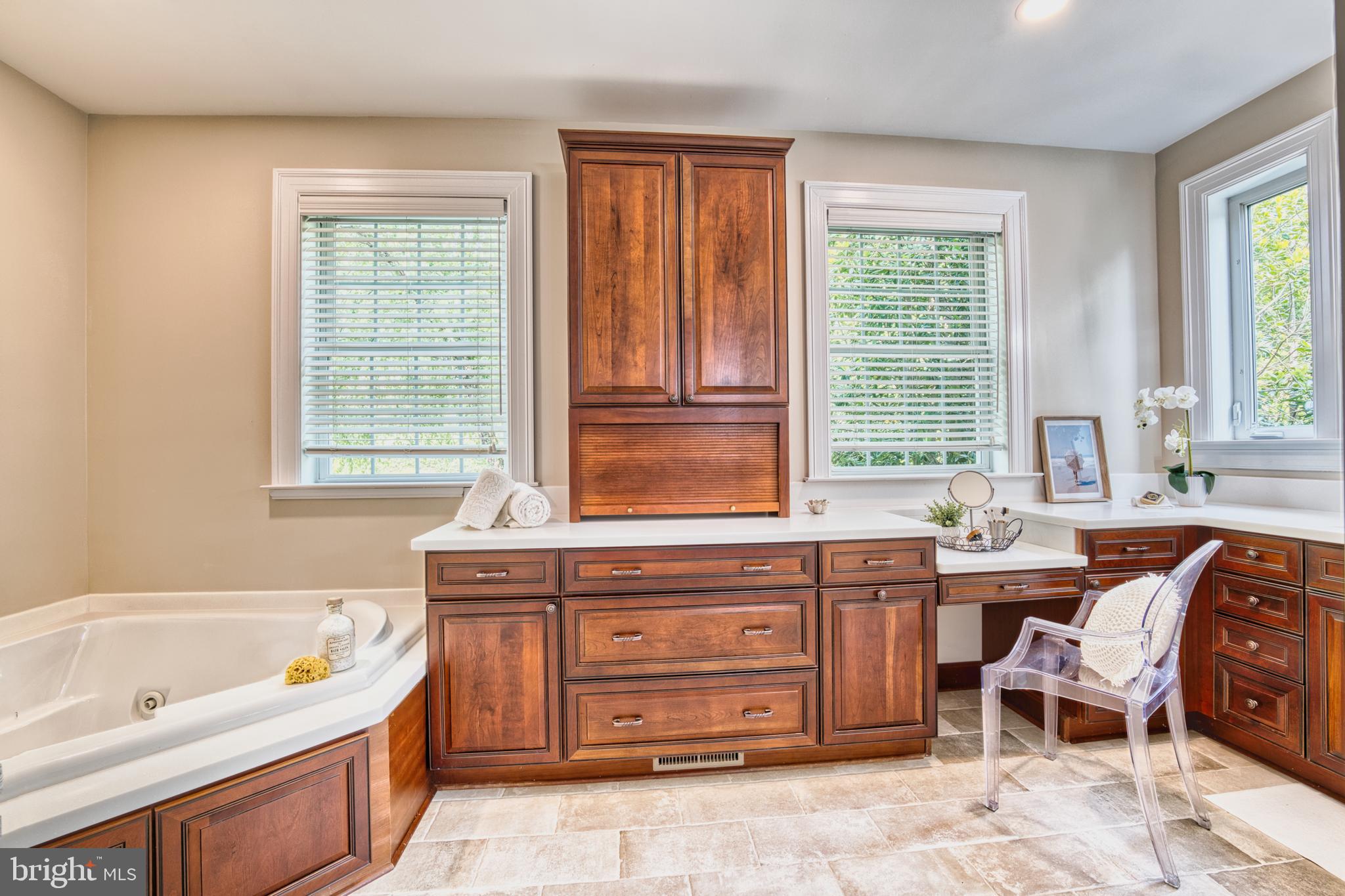 6153 Long Point Road Neavitt, MD 21652 - Photo 19 of 48 Jet Tub with Private Vanity