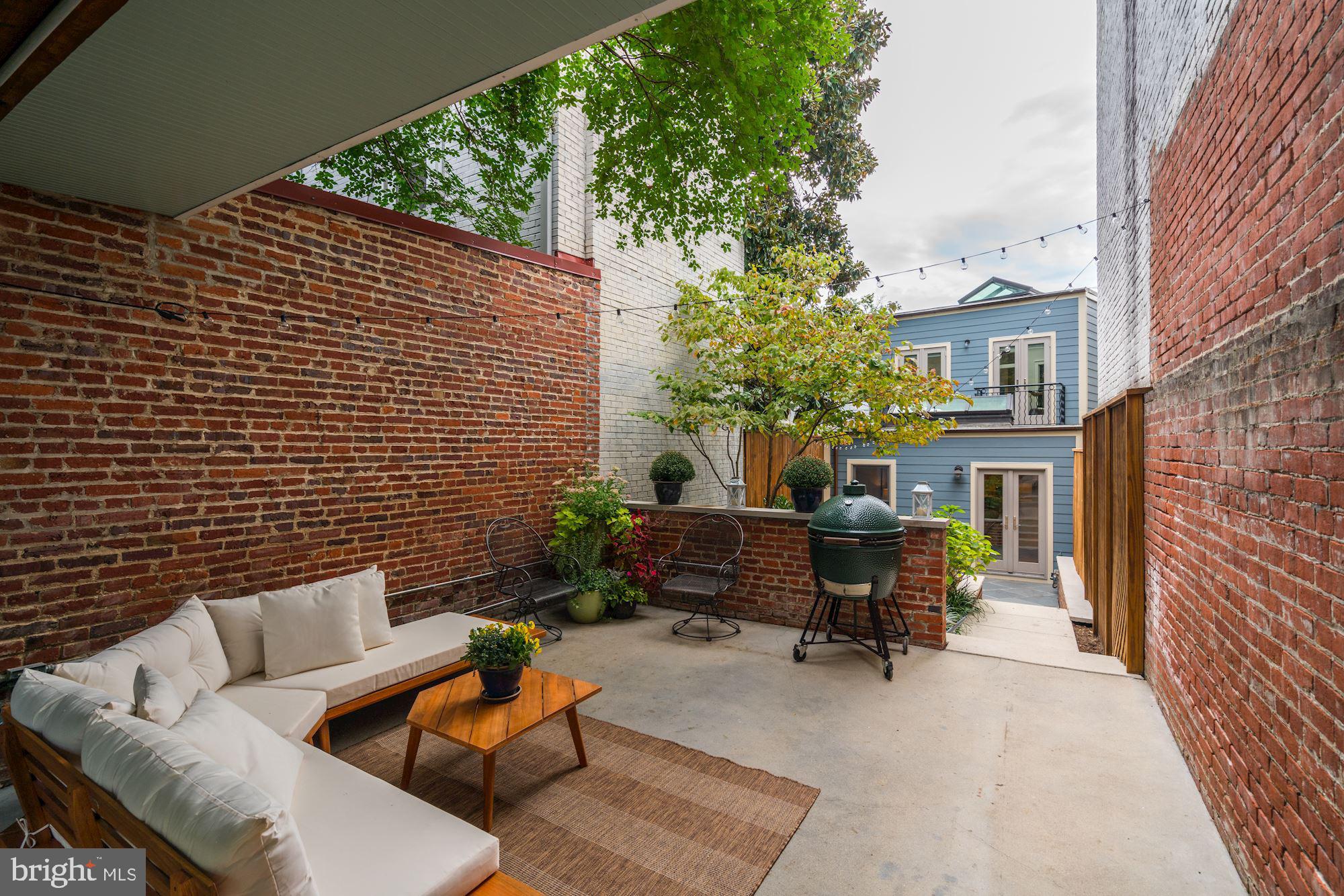 612 E Street Southeast Washington, DC 20003 - Photo 4 of 40