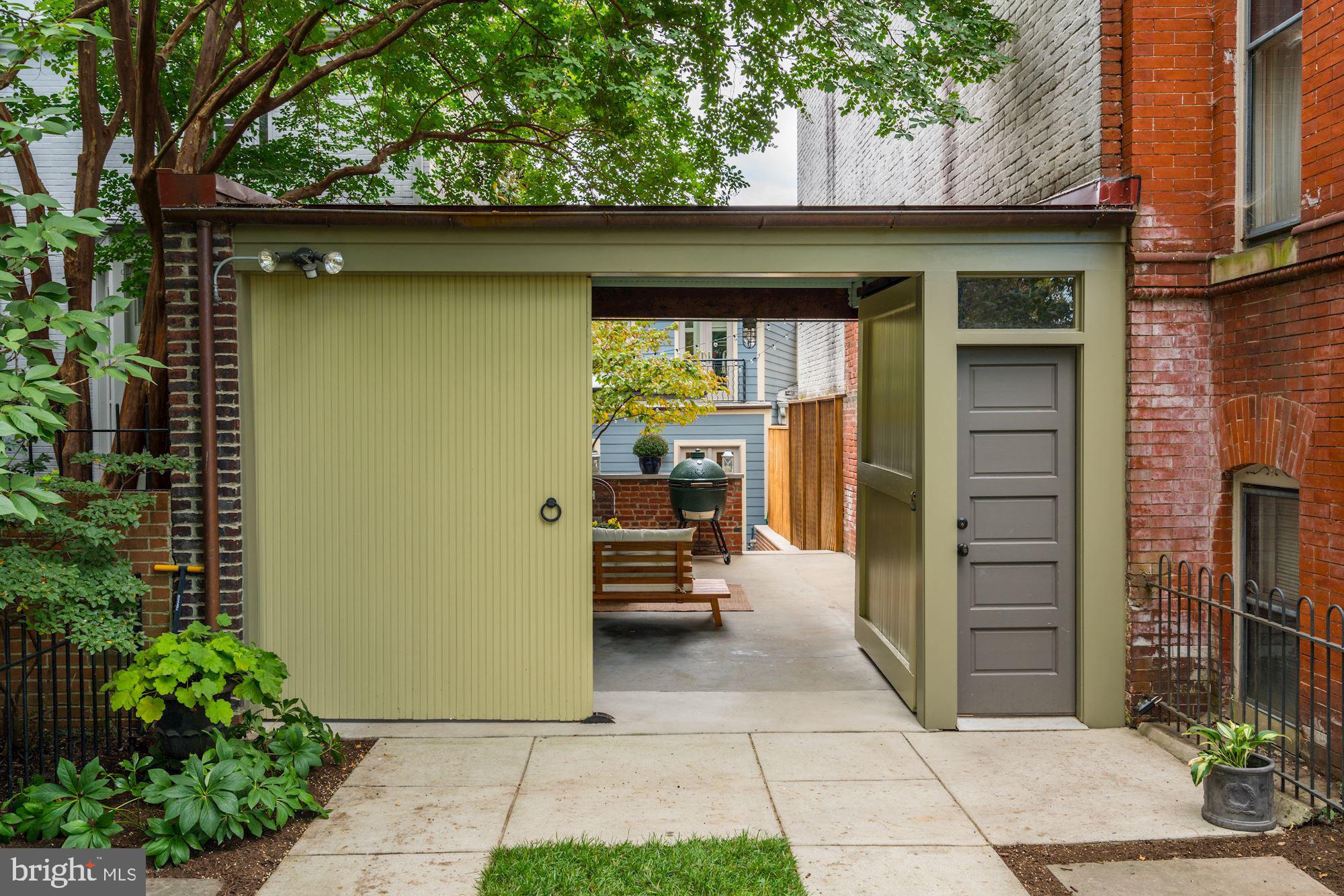 612 E Street Southeast Washington, DC 20003 - Photo 38 of 40