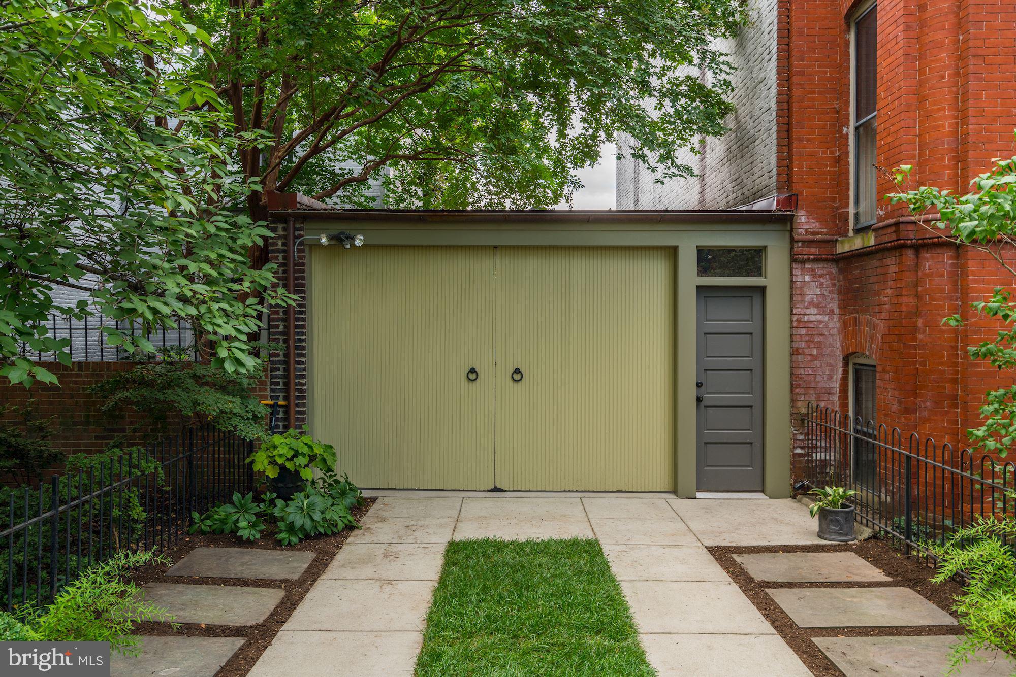 612 E Street Southeast Washington, DC 20003 - Photo 39 of 40