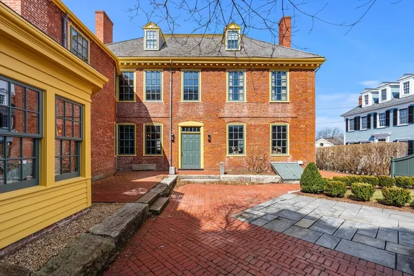 $3,750,000 | 17 Federal Street, Newburyport, MA 01950