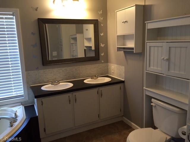 997 Riverview Rd Extension Lexington, NC 27292 - Photo 9 of 12 Gallery Image 9