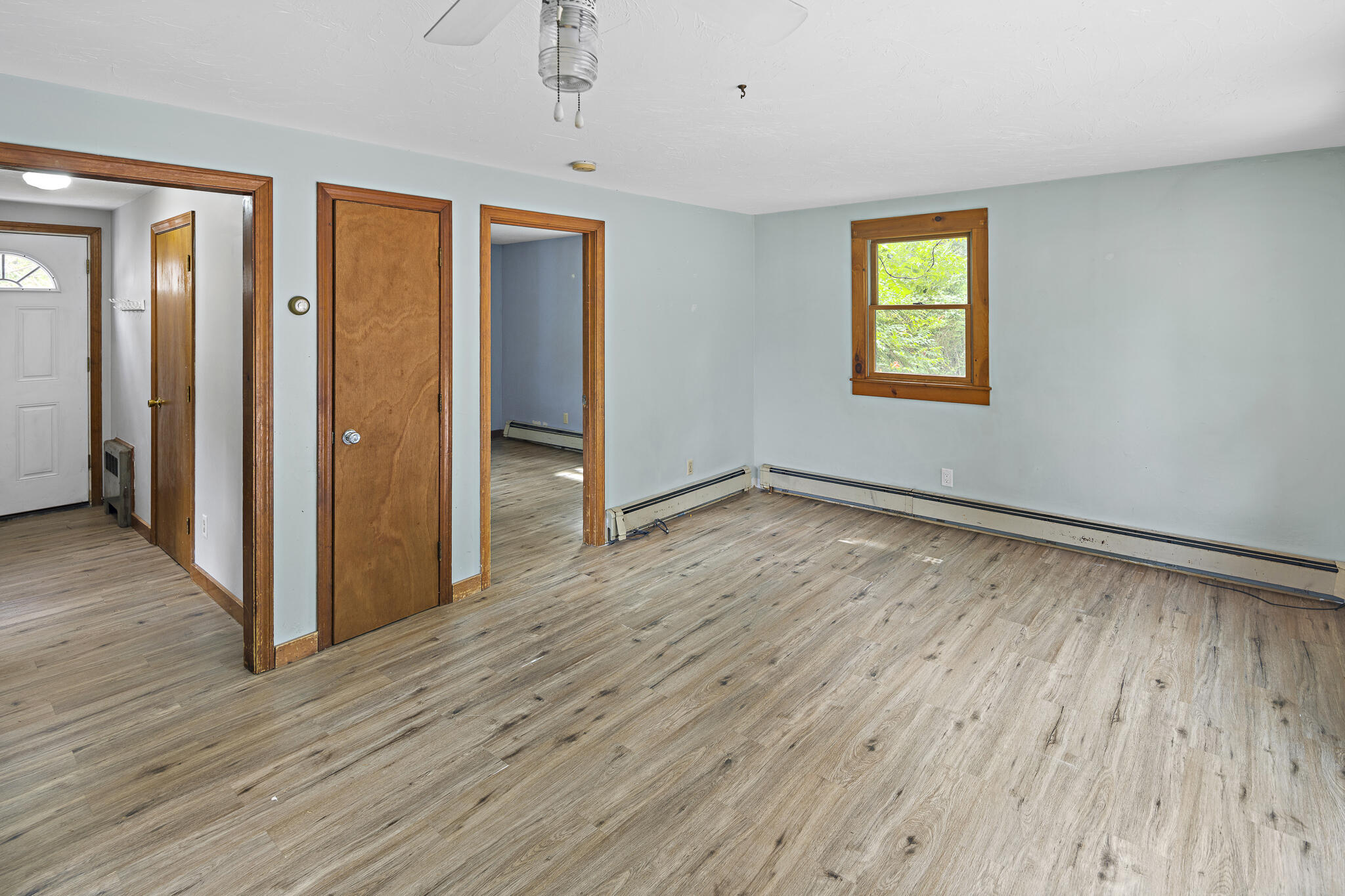 195 County Road Oak Bluffs, MA 02557 - Photo 12 of 24 Living room