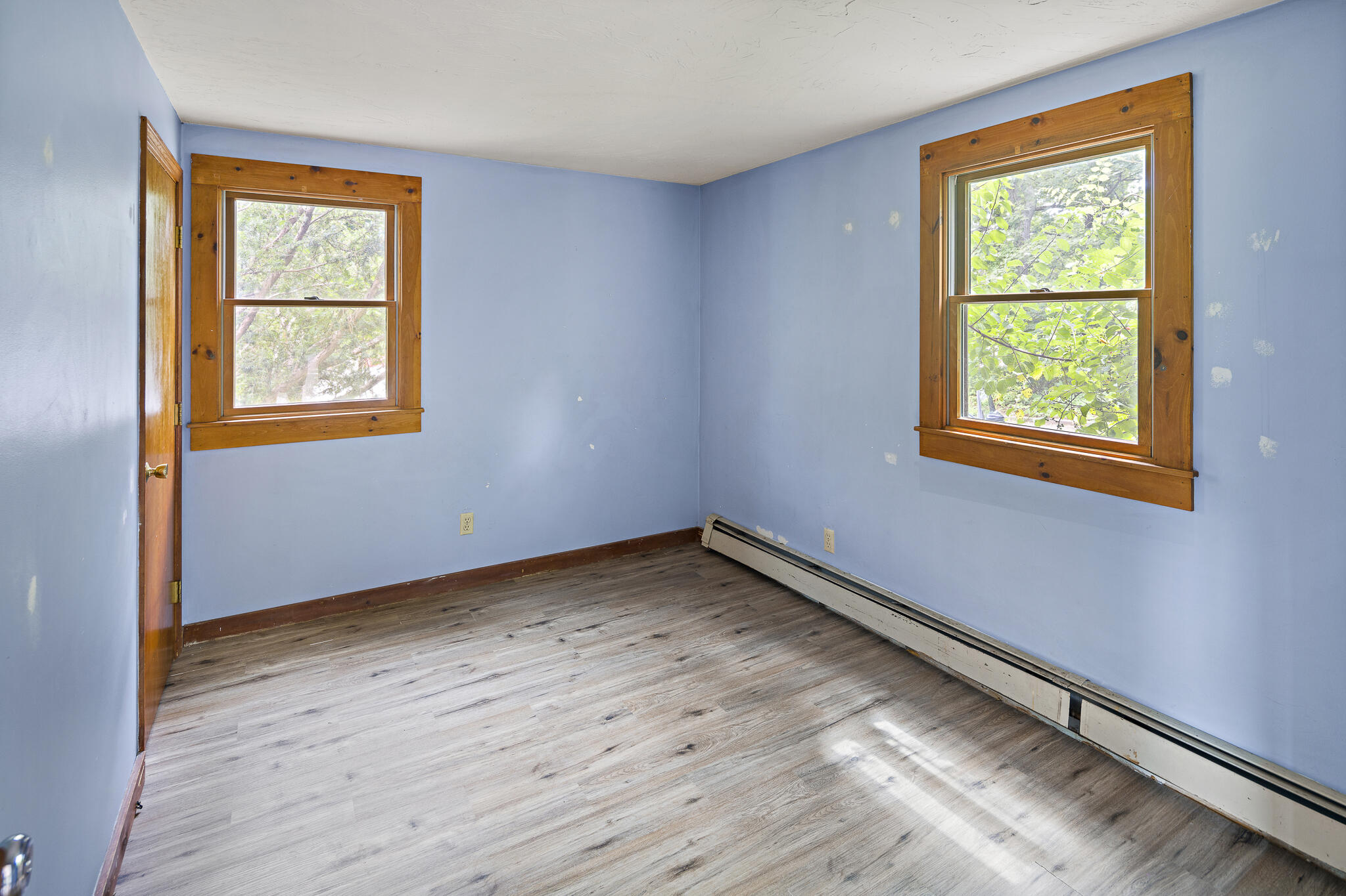 195 County Road Oak Bluffs, MA 02557 - Photo 14 of 24 First-floor bedroom