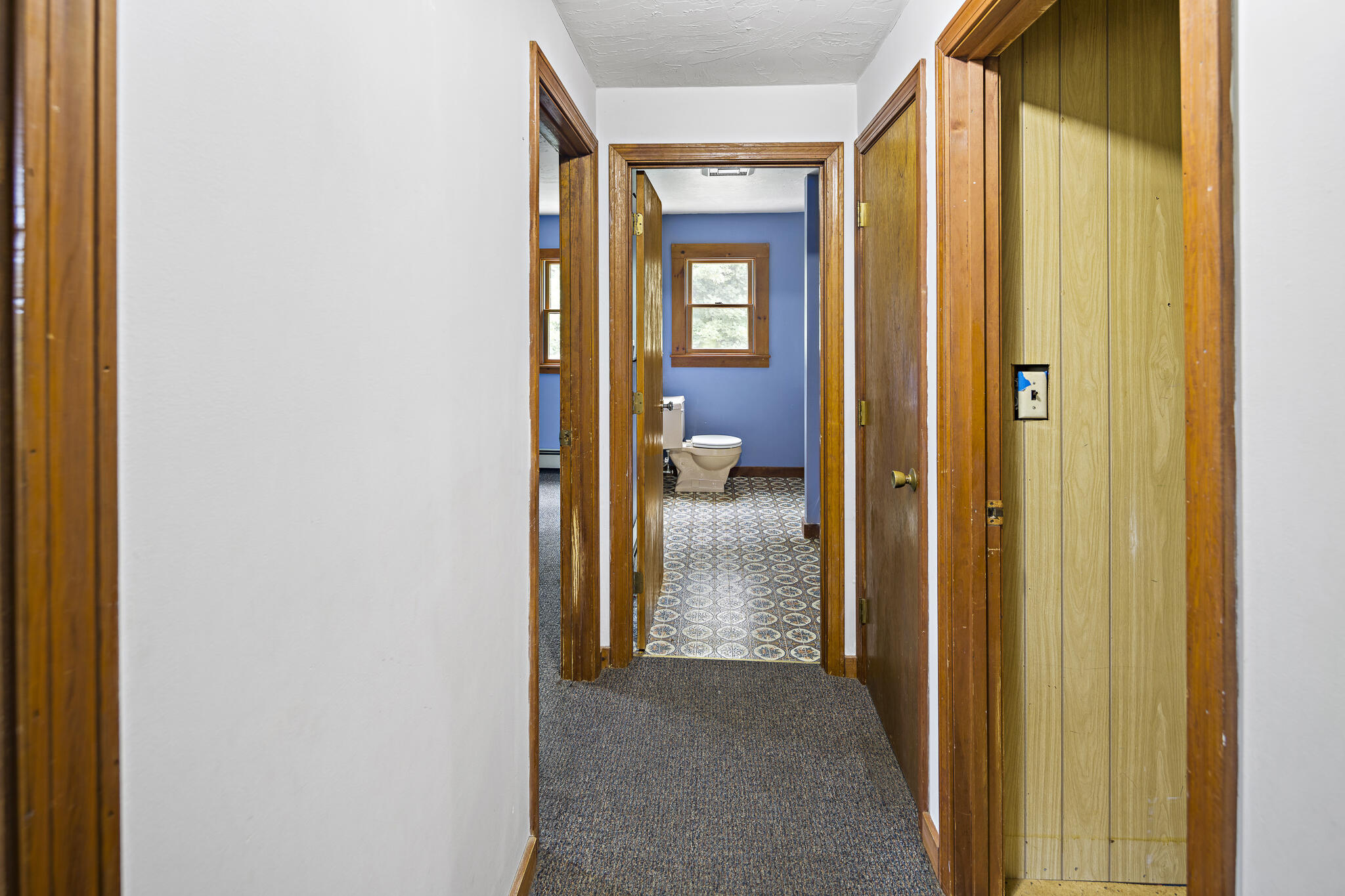 195 County Road Oak Bluffs, MA 02557 - Photo 21 of 24 Hallway second floor