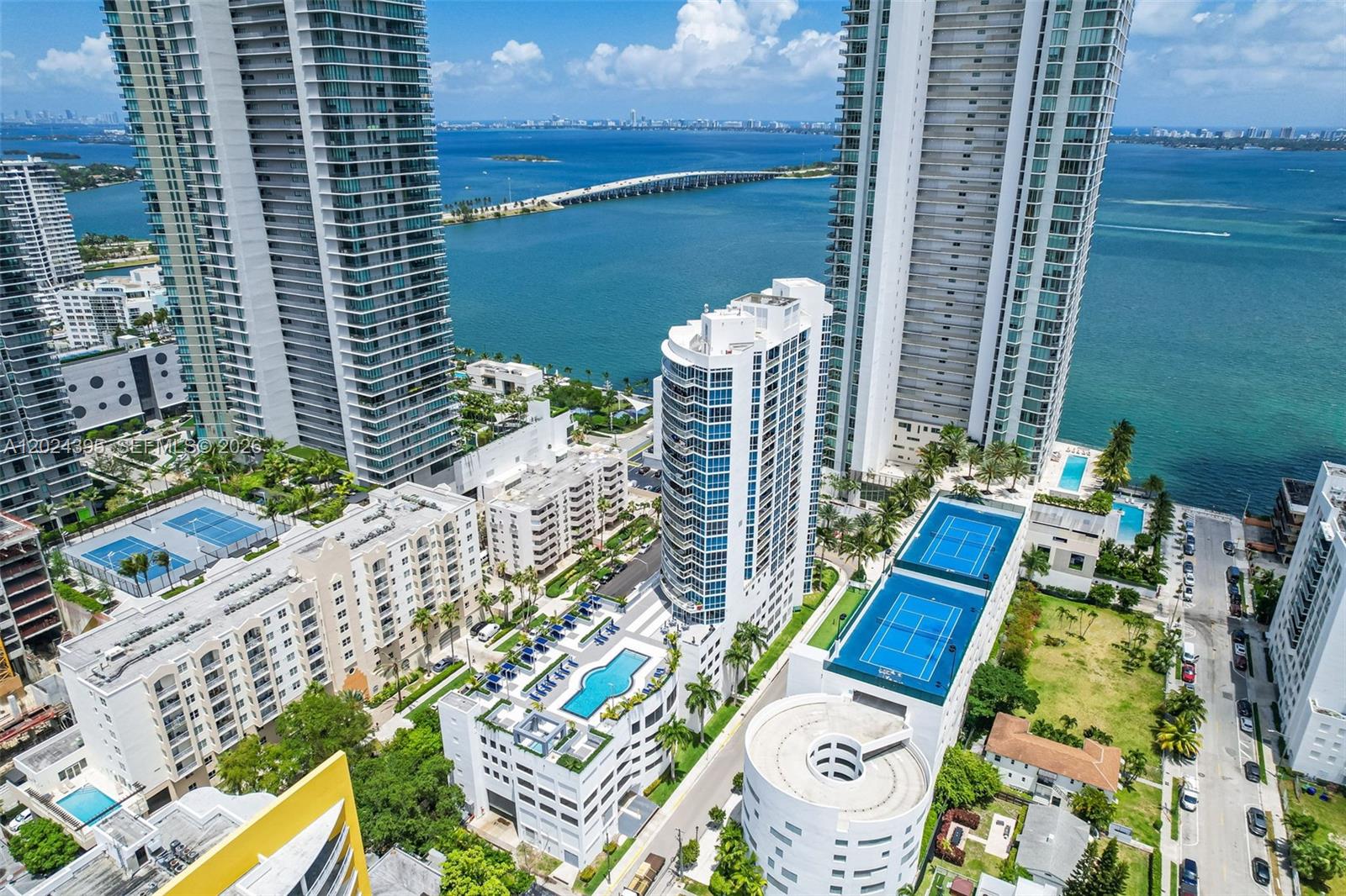 480 Northeast 30th Street, Unit 1703 Miami, FL 33137 - Photo 28 of 35