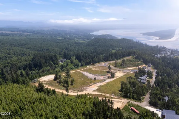 $1,500,000 | 200 Roaring Tide Loop, Tillamook, OR 97141