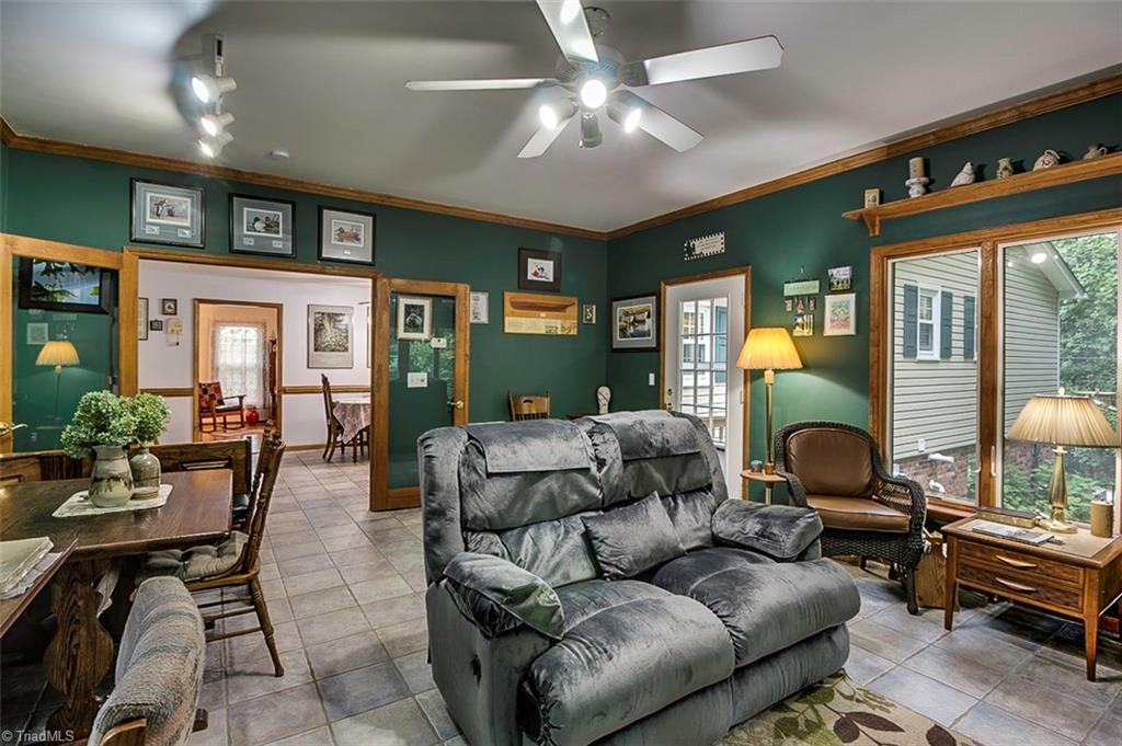 4045 Earnhardt Road Asheboro, NC 27205 - Photo 11 of 29 Sunroom