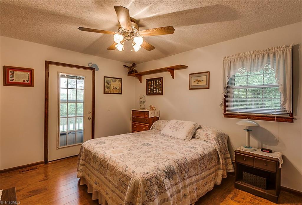 4045 Earnhardt Road Asheboro, NC 27205 - Photo 16 of 29 2nd Bedroom