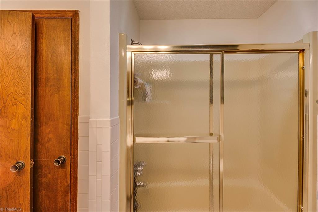 4045 Earnhardt Road Asheboro, NC 27205 - Photo 19 of 29 Hall Bath