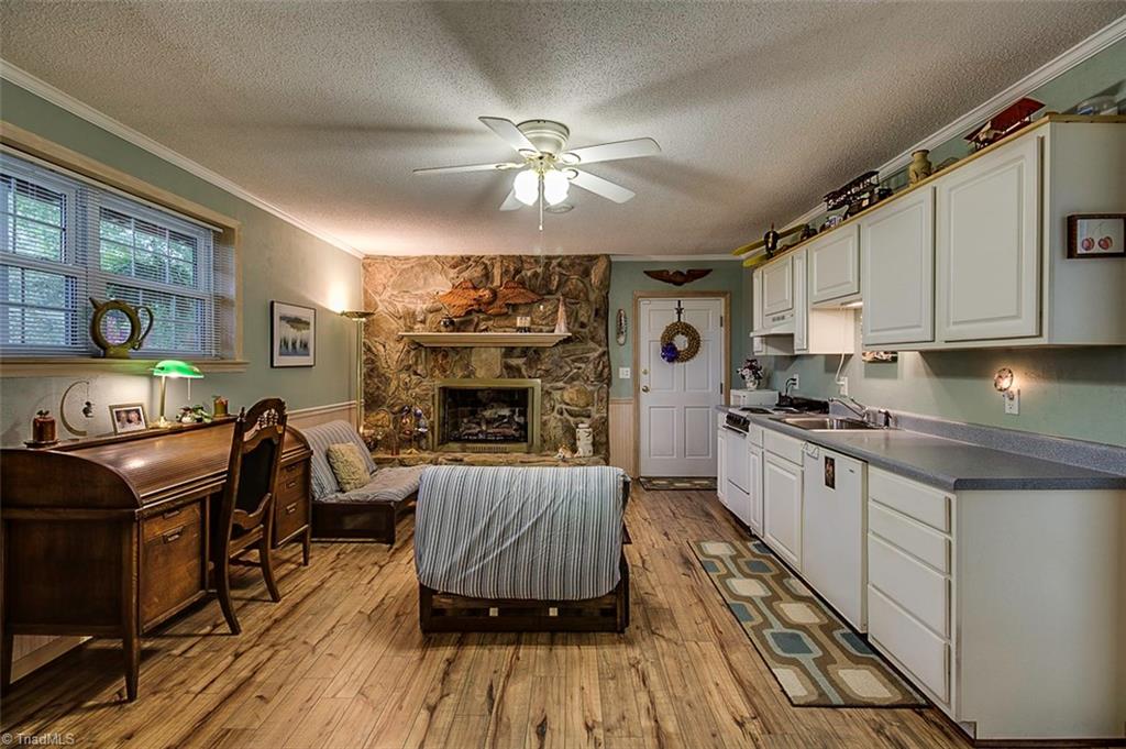 4045 Earnhardt Road Asheboro, NC 27205 - Photo 21 of 29 Basement Great Room