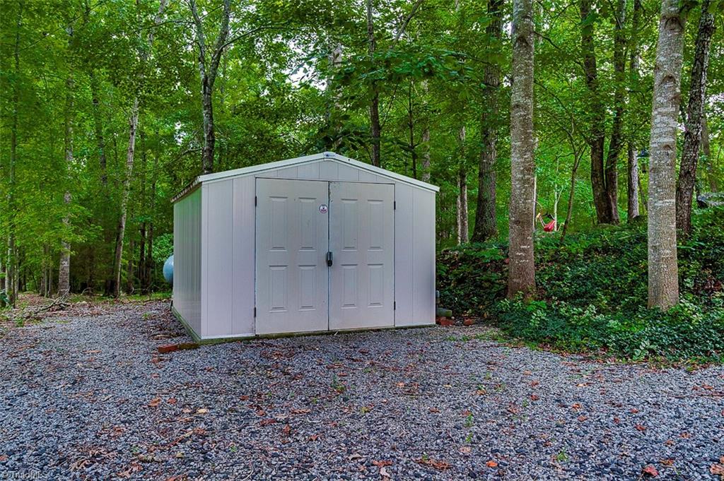 4045 Earnhardt Road Asheboro, NC 27205 - Photo 28 of 29 Storage Building