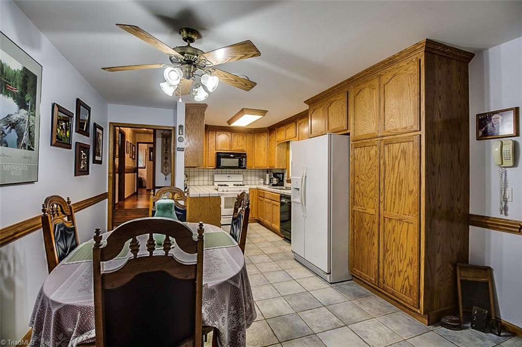 4045 Earnhardt Road Asheboro, NC 27205 - Photo 7 of 29 Eat-In Kitchen