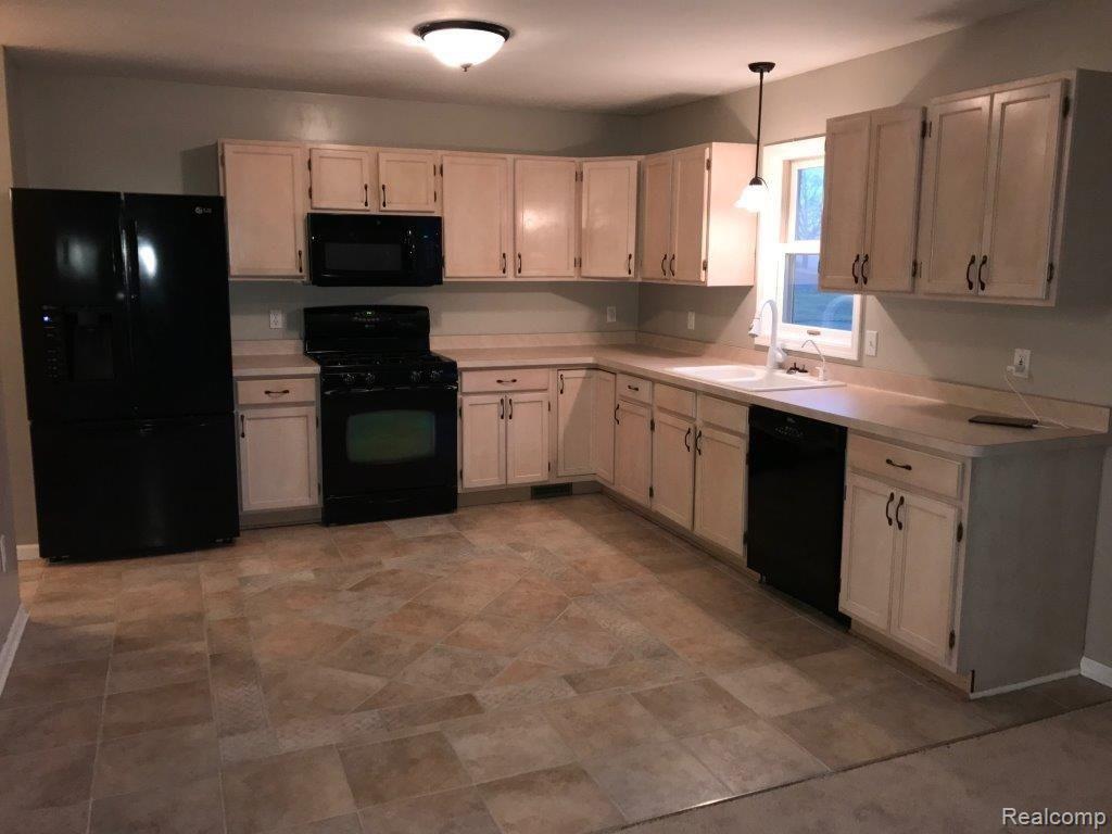 3499 Davis Lake Road Lapeer, MI 48446 - Photo 6 of 26 652E9929-63F0-4815-9AA1-7F6C7BFEF123.JPG