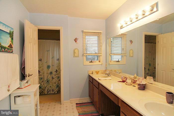 3226 Wheatfield Road Finksburg, MD 21048 - Photo 11 of 26 Hall bathroom