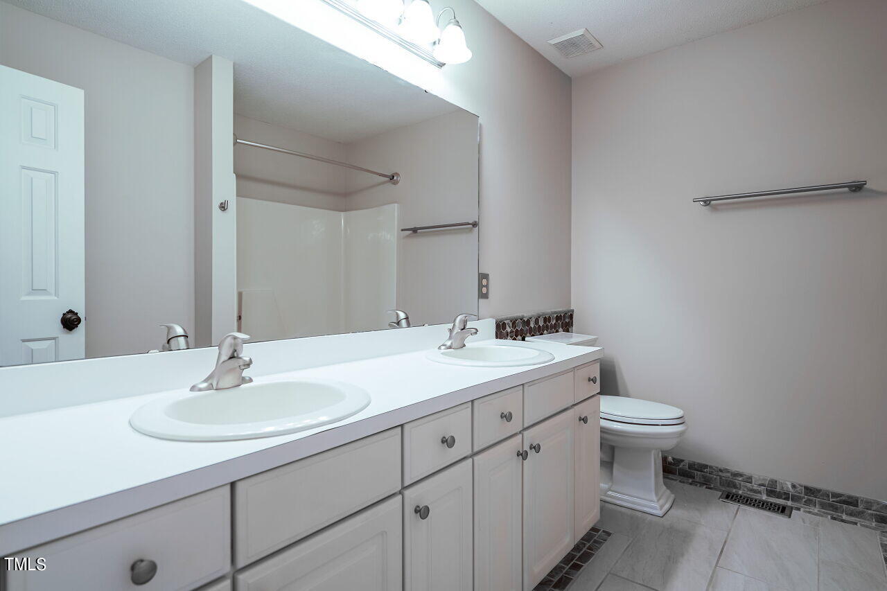 1021 Pagan Road Raleigh, NC 27603 - Photo 23 of 33 023-1280x960-bathroom